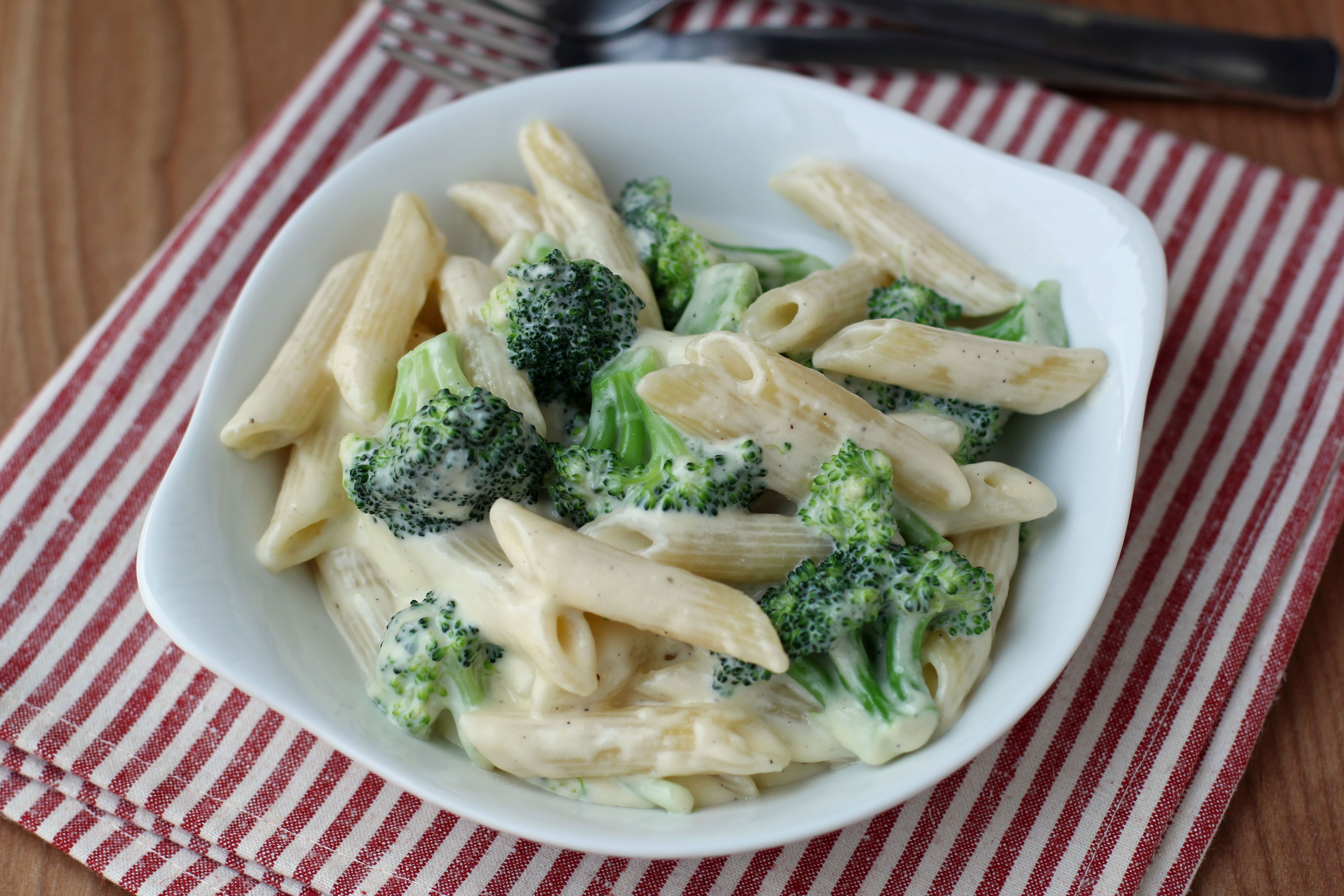 Penne Alfredo with Broccoli