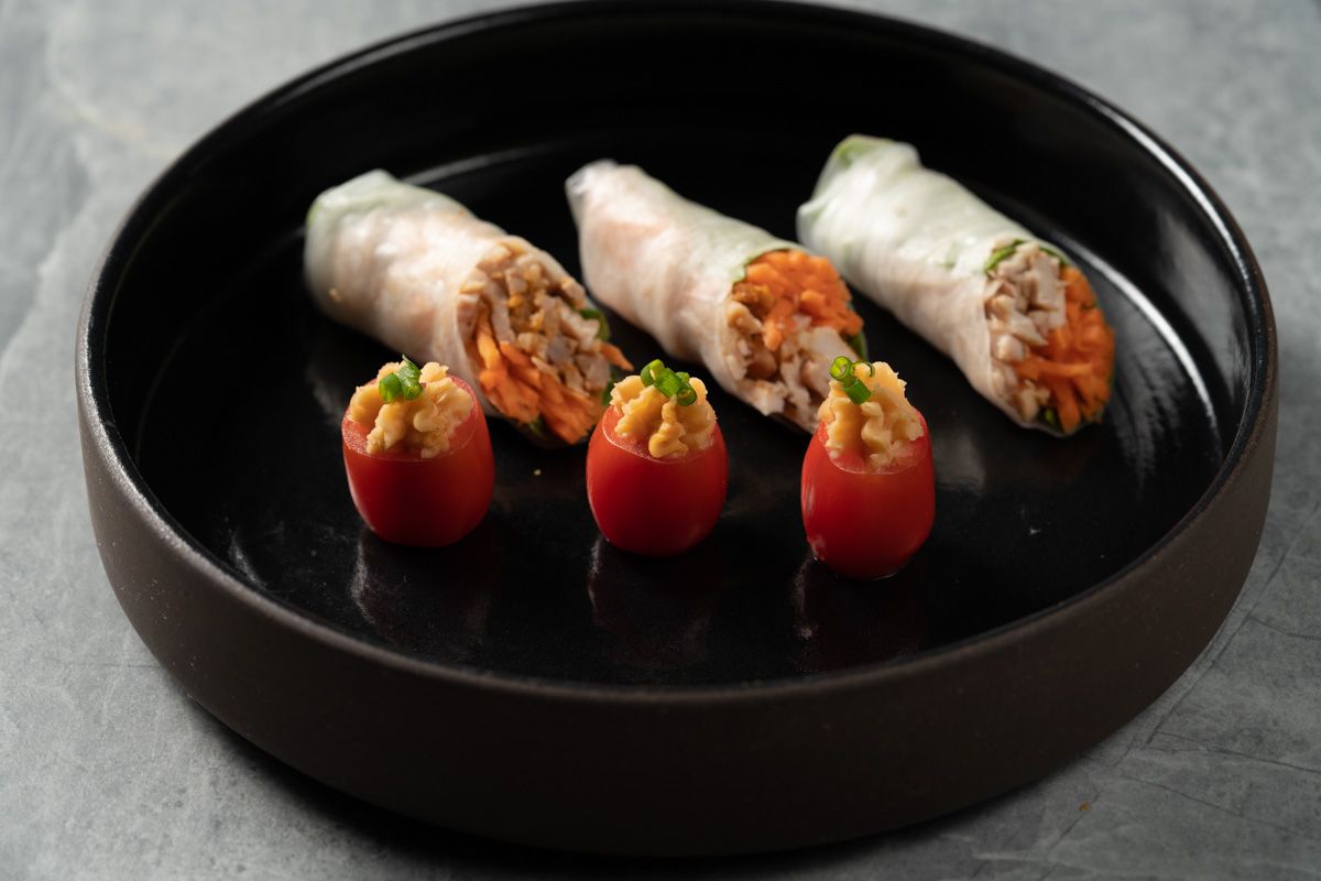 Hors D'oeuvres (6 pcs) Vegetarian and Meat