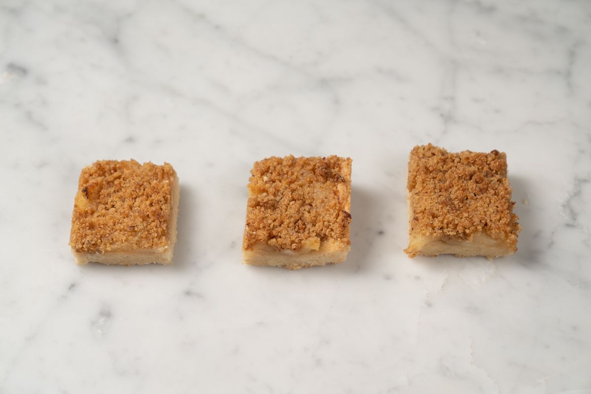 Peach Cardamom Crisp Bar